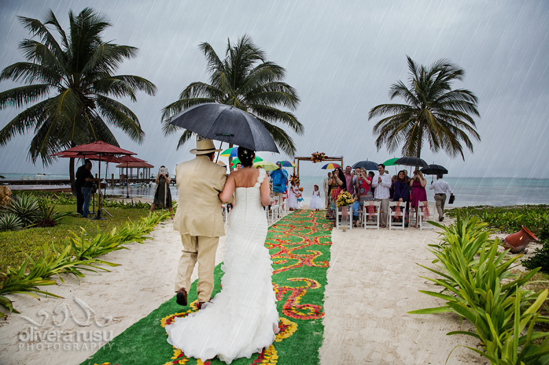 Belize Wedding Advice: Rainy Day Weddings